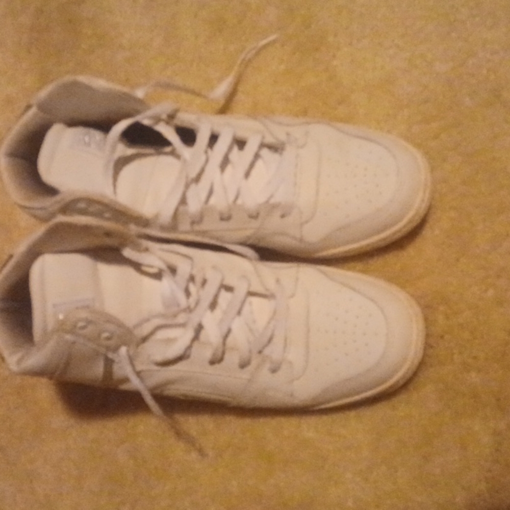 Wedge tennis shoes